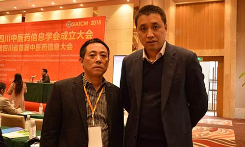 成都风湿病医院陈建春主任与医院党委副书记黄勇合影 成都风湿病医院陈建春主任与医院党委副书记黄勇合影